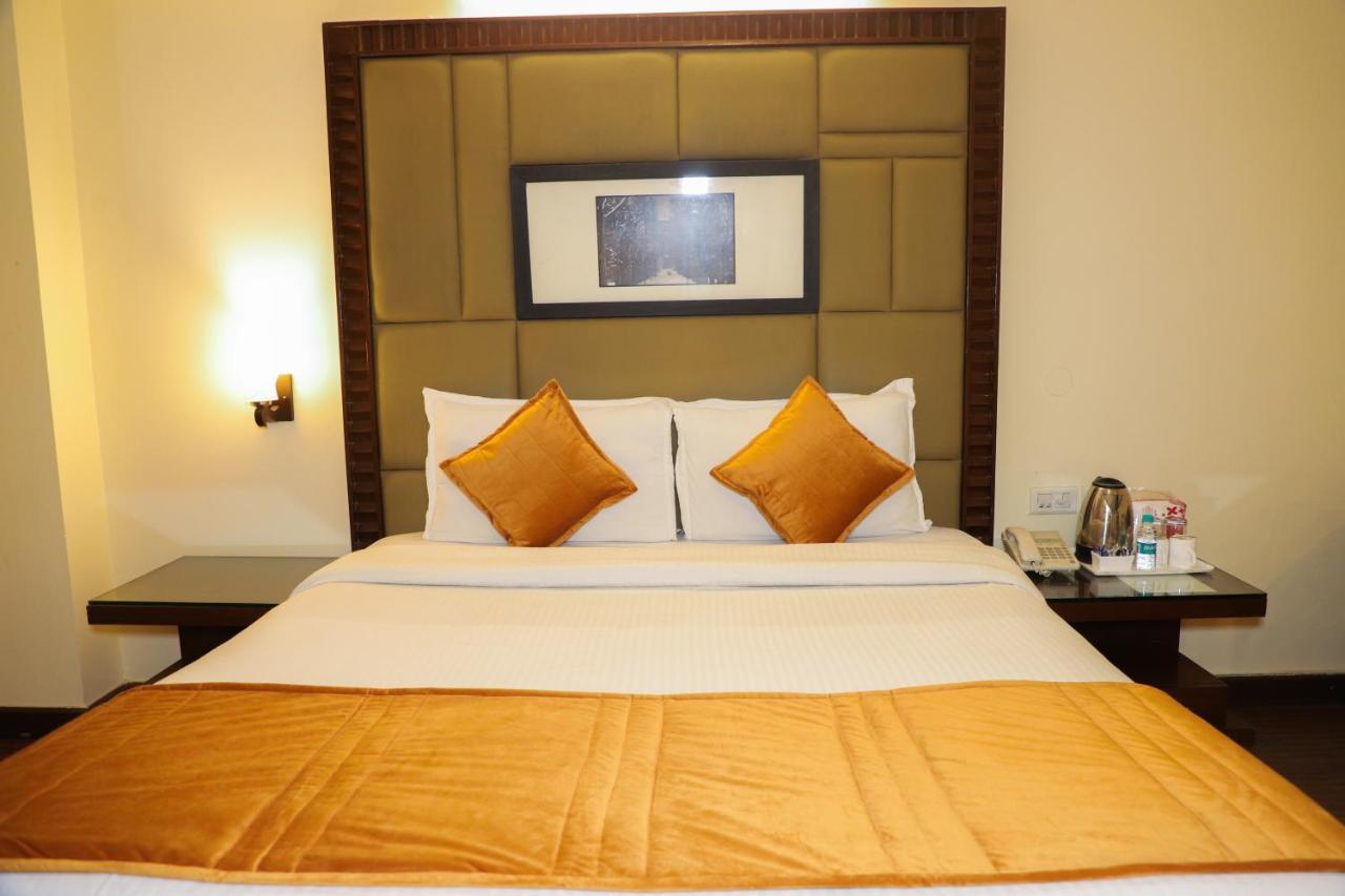 Scoovey The Bmk & Banquets Local Id Accepted Hotel 4*